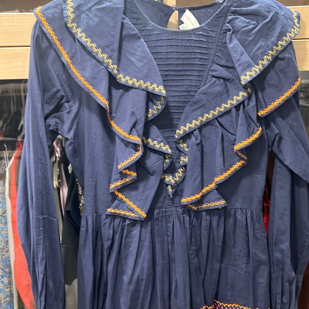 BRAND NEW NEVER WORN SOMETHING NAVY DRESS WITH EMBROIDERY SIZE SMALL